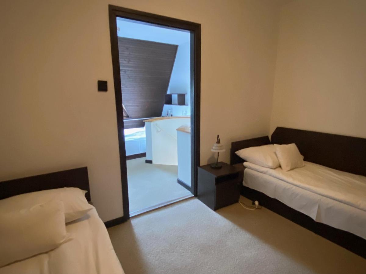 Viking Hotel Gárdony Buitenkant foto