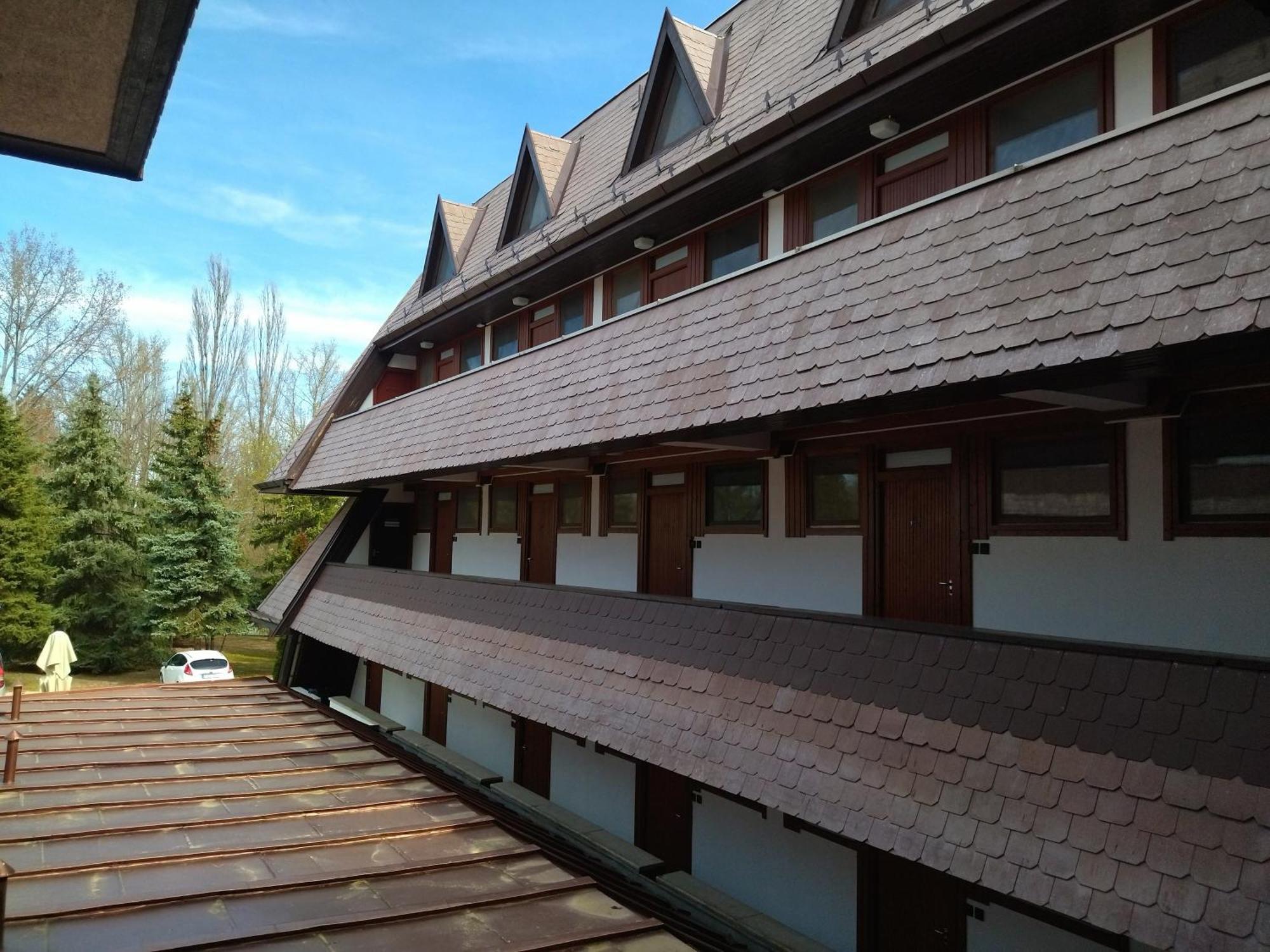 Viking Hotel Gárdony Buitenkant foto