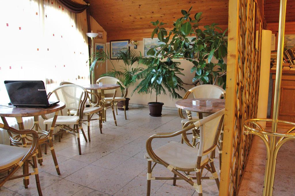Viking Hotel Gárdony Buitenkant foto